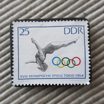 東ドイツ　東京オリピック切手ブローチ9538の画像