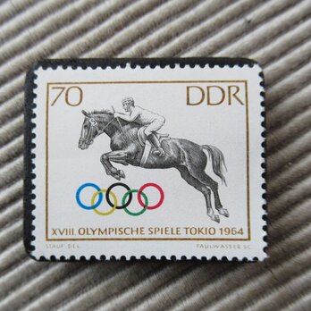 東ドイツ　東京オリピック切手ブローチ9540の画像