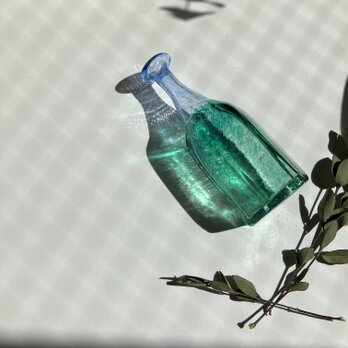 ブルーのガラスの小瓶/バーティルヴァリーン/一輪挿し/ヴィンテージガラスの画像