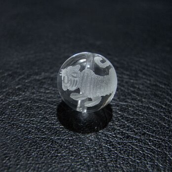 [beads208] 手彫りビーズ・水晶（トラ）12mm 1個の画像