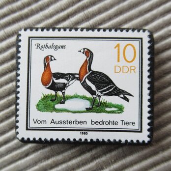 東ドイツ　動物切手ブローチ9541の画像