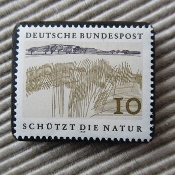 東ドイツ　切手ブローチ9545の画像