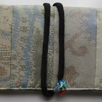 ７６５１　色大島紬の着物で作った和風財布・ポーチ　＃送料無料の画像