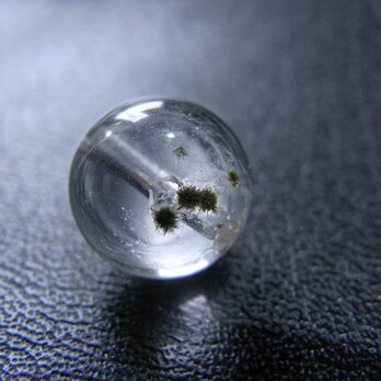 星入り水晶（アクチノライト・イン・クォーツ）10mm 10（1個）の画像
