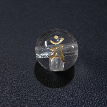 [beads384] 手彫り梵字ビーズ［3つ穴・Tホール］ボサ付・水晶（マン）12mm 1個の画像