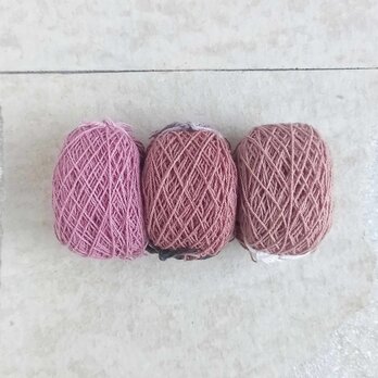 ピンクカラー80m×3色/草木染め綿糸 太さ0.7mm/刺繍糸・刺し子糸・クロスステッチ・タッセル・ラッピングの画像