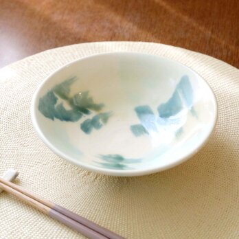 白藍と浅葱色の刷毛目鉢の画像