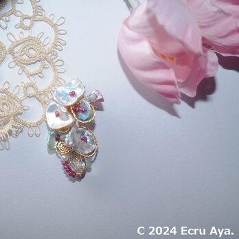 *Bouquet*クリスタルと芥子パールのワイヤーペンダントトップの画像