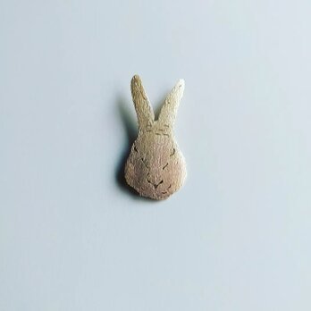 真鍮製ブローチ うさぎ  (紙箱入) Brass brooch rabbitの画像