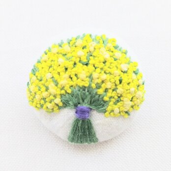 ミモザの花束刺繍ブローチの画像