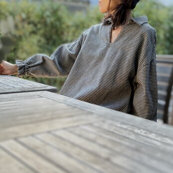 綿100％ ふっくらギャザー スキッパーシャツ コットン ツイード(中厚)/千鳥チェック 白黒