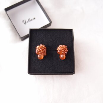 【天然石刺繍／ピアス】 Orange Garnet × Sapphire × Sunstone Earringsの画像