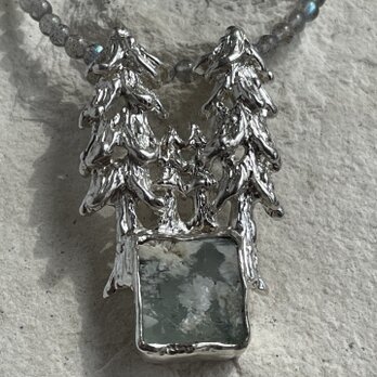 N様オーダー品『青い空、白い雲のアクアマリン原石 』とラブラドライトのネックレスの画像