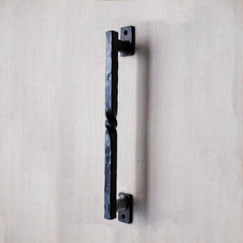 【ロートアイアンのドアハンドル】　ハンドメイドの国産ドア取っ手　角T30㎝の画像