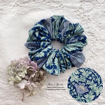 おしゃれな ウィリアムモリス アネモネ ネイビー 紺 花柄 ボリューム シュシュ ヘアゴムの画像