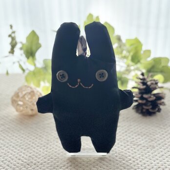 黒いうさぎのぬいぐるみ「フニータ」の画像