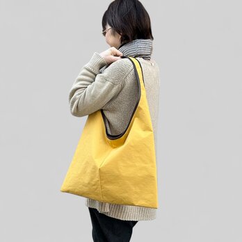 オオカミ少年：イエロー（KONBU　撥水加工ナイロン素材ワンショルダーバッグ）　受注製作の画像