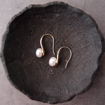 Baby Spoon Pearl Earrings【gold】ベビースプーン パールピアス（White／Small）の画像
