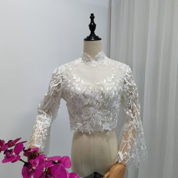 フランス風 ボレロ フレア袖 花柄のモチーフ刺繍が美しく くるみボタン ウェディングドレスの画像