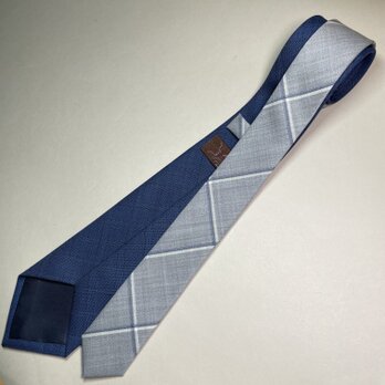 【受注製作】バイカラー　チェック　ブルー　プレゼント　ギフト【別途】名入れ　メッセージ　イニシャル　刺繍　ネクタイの画像