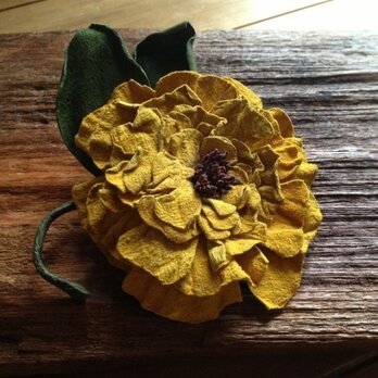 革花のブローチ　9