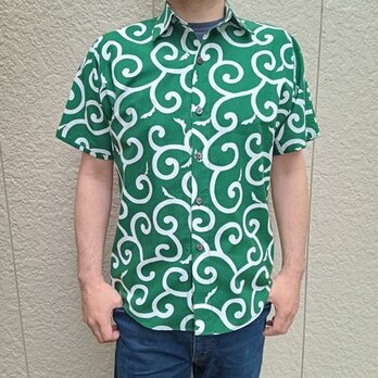 半袖和柄シャツ（大唐草模様）緑の画像