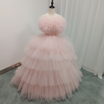 豪華！カラードレス オフショルダー ピンク 編み上げ 柔らかく重ねたチュールスカート 披露宴/前撮りの画像