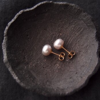 【K14gf】Baby Baroque Pearl Earrings／Gray・ベビーバロックパール スタッドピアス（M）の画像