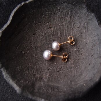 【K14gf】Baby Baroque Pearl Earrings／Gray・ベビーバロックパール スタッドピアス（S）の画像