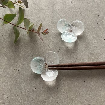 ガラスの箸置 ／ 水の花《2個セット》の画像