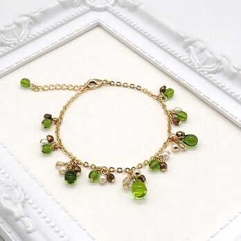 しずくビーズとチェコビーズのブレスレット【オリーブ】