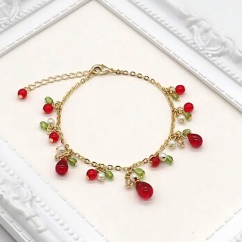 しずくビーズとチェコビーズのブレスレット【いちご】