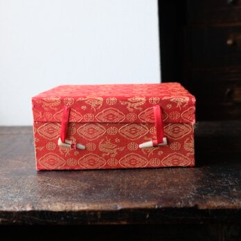 龍の文様◆チャイナレトロで可愛い。中国産　刺繍箱　インテリア　収納　小物入れ　ニュートロの画像
