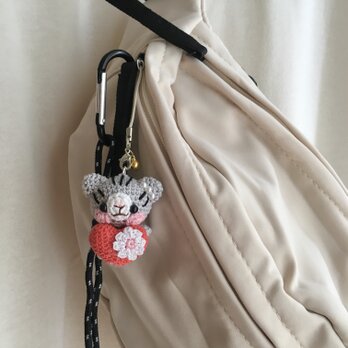 ＼アメリカンショートヘア！うちの子／小さな癒し系★見守り隊★赤色ハートをギュッ！鈴付きストラップ｜ボールチェーンの画像