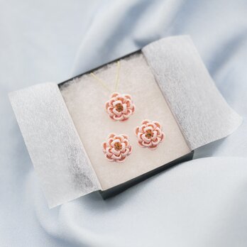ギフトセット　椿のネックレスとピアスorイヤリングのセット　ピンク/母の日　ギフト　福袋　和小物　贈り物　薔薇の画像