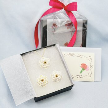 母の日ギフトセット　椿のネックレスとピアスorイヤリングのセット　白/母の日　ギフト　福袋　和小物　贈り物　薔薇の画像