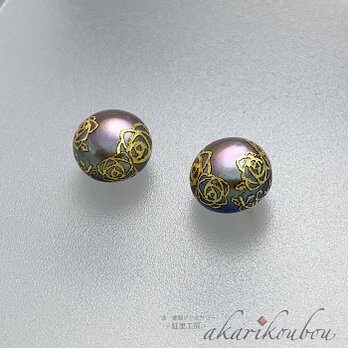 【K18】パール×純金箔ピアス 淡水真珠 グレーカラー 薔薇モチーフ 純金箔アクセサリー：18金ポスト金具 伝統工芸 金沢箔の画像