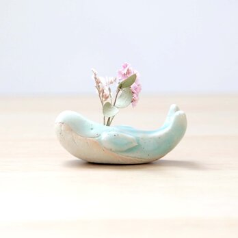 子クジラの花挿しオブジェ ウォーターブルー ＊ ドライフラワー付き