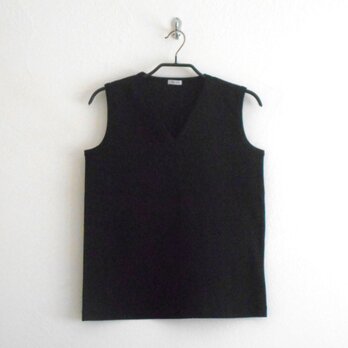 【Vネック-黒】一枚で魅せるスリーブレスTシャツの画像