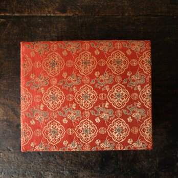 龍と花文様◆チャイナレトロで可愛い。中国産　刺繍箱　インテリア　収納　小物入れ　ニュートロの画像