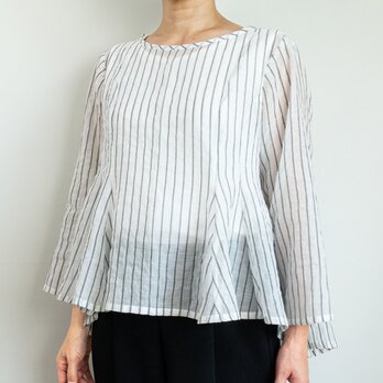 コットンシルクのふんわりプルオーバー【白×黒ストライプ・M/L・八分袖】