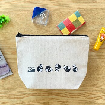 ころがるパンダのポーチ マチあり 化粧ポーチ サニタリーポーチ 小物入れ 動物 パンダ グッズ 誕生日プレゼント 可愛いの画像