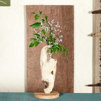 お気に入りの花を飾ってみませんか？　流木の花器、フラワーベース、一輪挿し、７５の画像