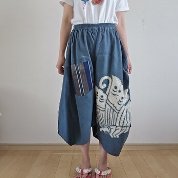 着物リメイク　手作り　蝶の紋　刺し子　パンツの画像