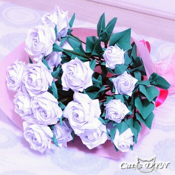 白い薔薇の花束　（折り紙の薔薇の花）の画像