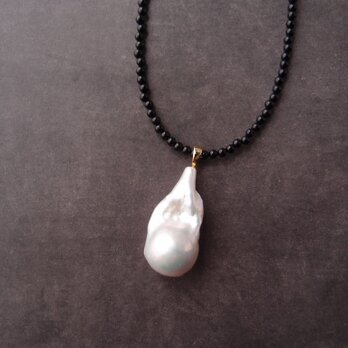 Onyx × Fishtail Baroque Pearl Necklace／オニキス × オイスターバロックパール ネックレスの画像