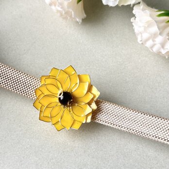 ひまわりの帯留め・ブローチ（2way）   ガラス 夏の誕生花2024◾︎仕上げ金具をポニーフックに選択可能の画像