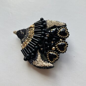 "Cute black heart bird" ハートのしっぽをもった鳥さん　刺繍鳥ブローチの画像