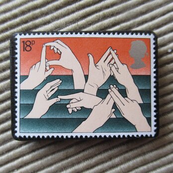 イギリス　切手ブローチ 9613の画像