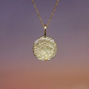 おぼろ月のペンダント Mサイズ (ダイヤモンド K10YG）の画像